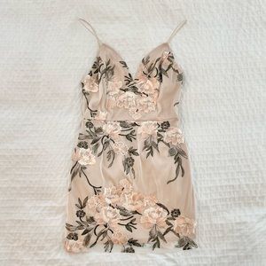 TOBI -Beautiful Flower Embroidery Pink Dress. Never Worn.